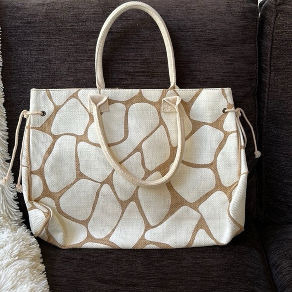 Nordstrom Giraffe print beach tote - Picture 2 of 6